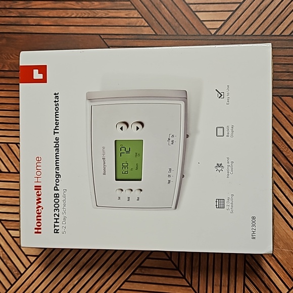 Honeywell Home programmable thermostat RTH2300B NIB - Picture 1 of 6